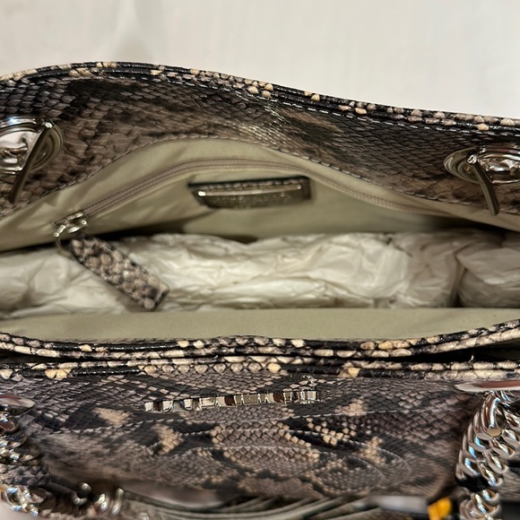 NWT Mario Valentino snake print leather shoulder bag - Picture 9 of 14